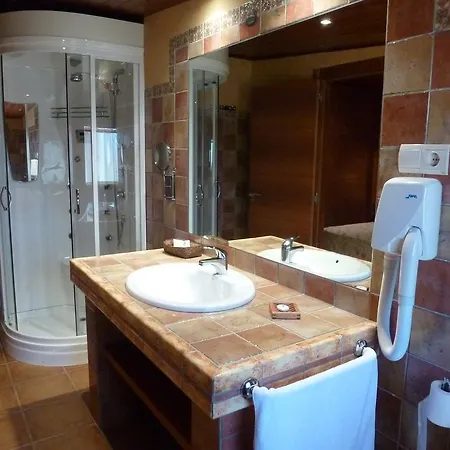 H Con Encanto Hotell